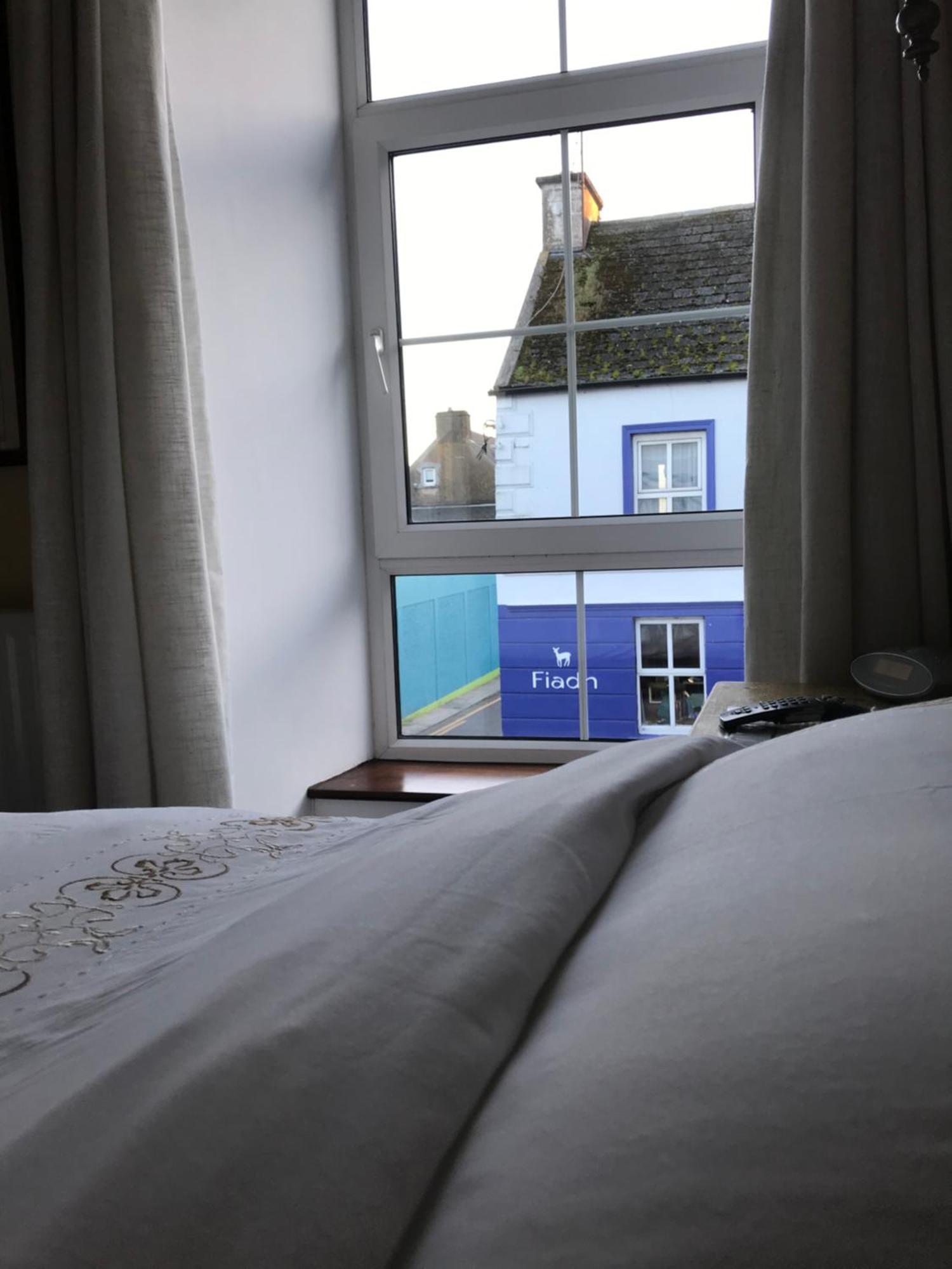Ashes Seafood Restaurant Accommodation Dingle Exterior photo